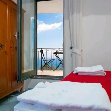 In Amalfi Coast: Bouganvillea Romantica Casa Vista Mare